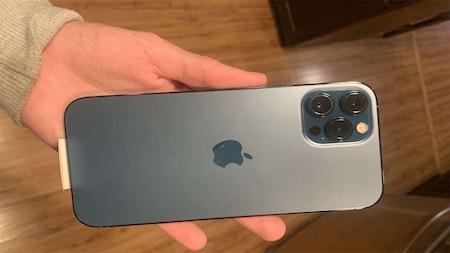 iPhone 12 Pro Max has larger telephoto lens