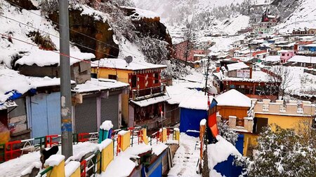 Badrinath shrine blanketed with snow