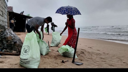People in Tamil Nadu and Kerala prepare for the cyclone