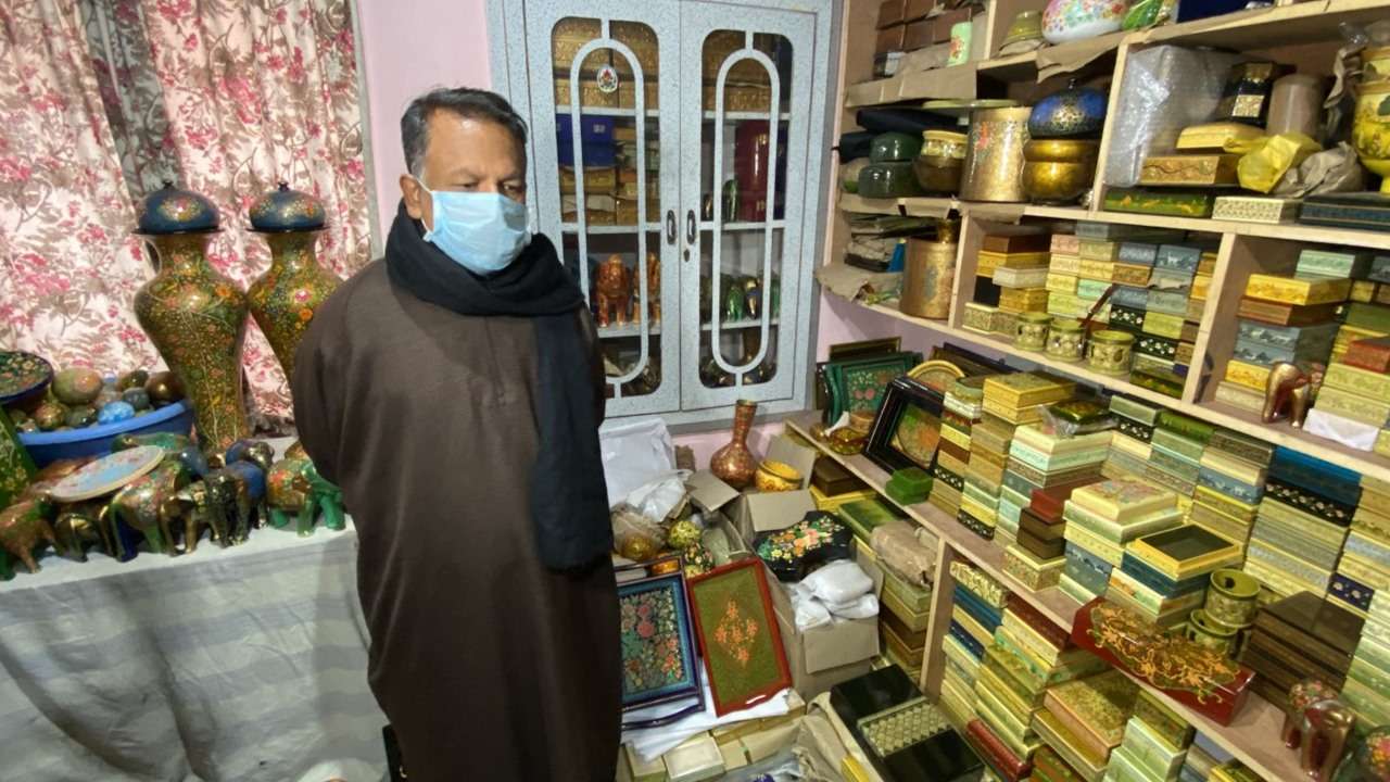 Indian papier-mâché artisan, Fayaz Ahmad Jan