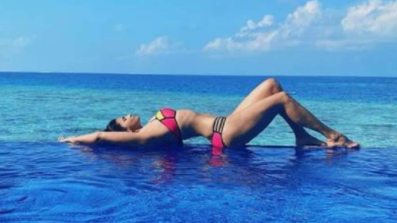 Daisy Shah sets temperatures soaring in a bikini