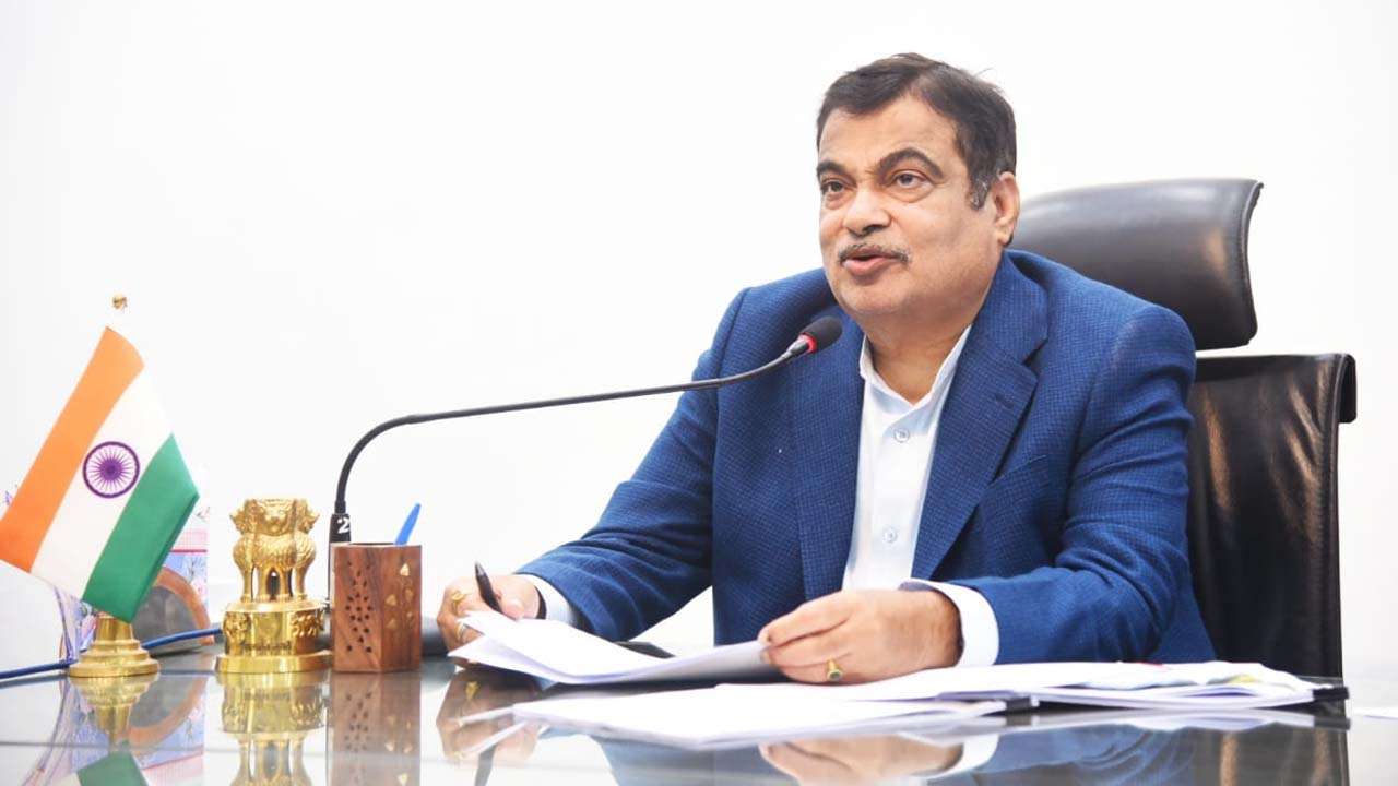 Nitin Gadkari: Soon cars will have flexible engines, customers will have option to choose fuel