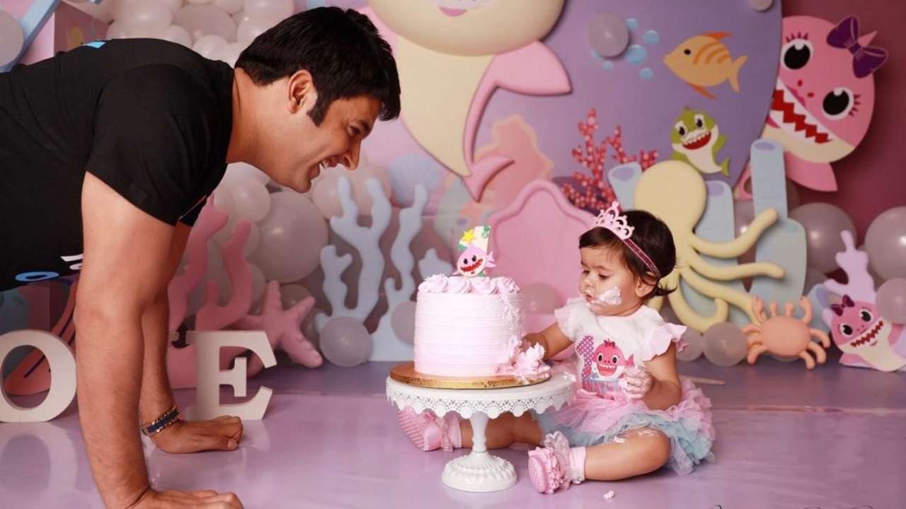 Anayra Sharma Turns One Kapil Sharma Ginni Chatrath Host Baby Shark Themed Birthday Party For Daughter