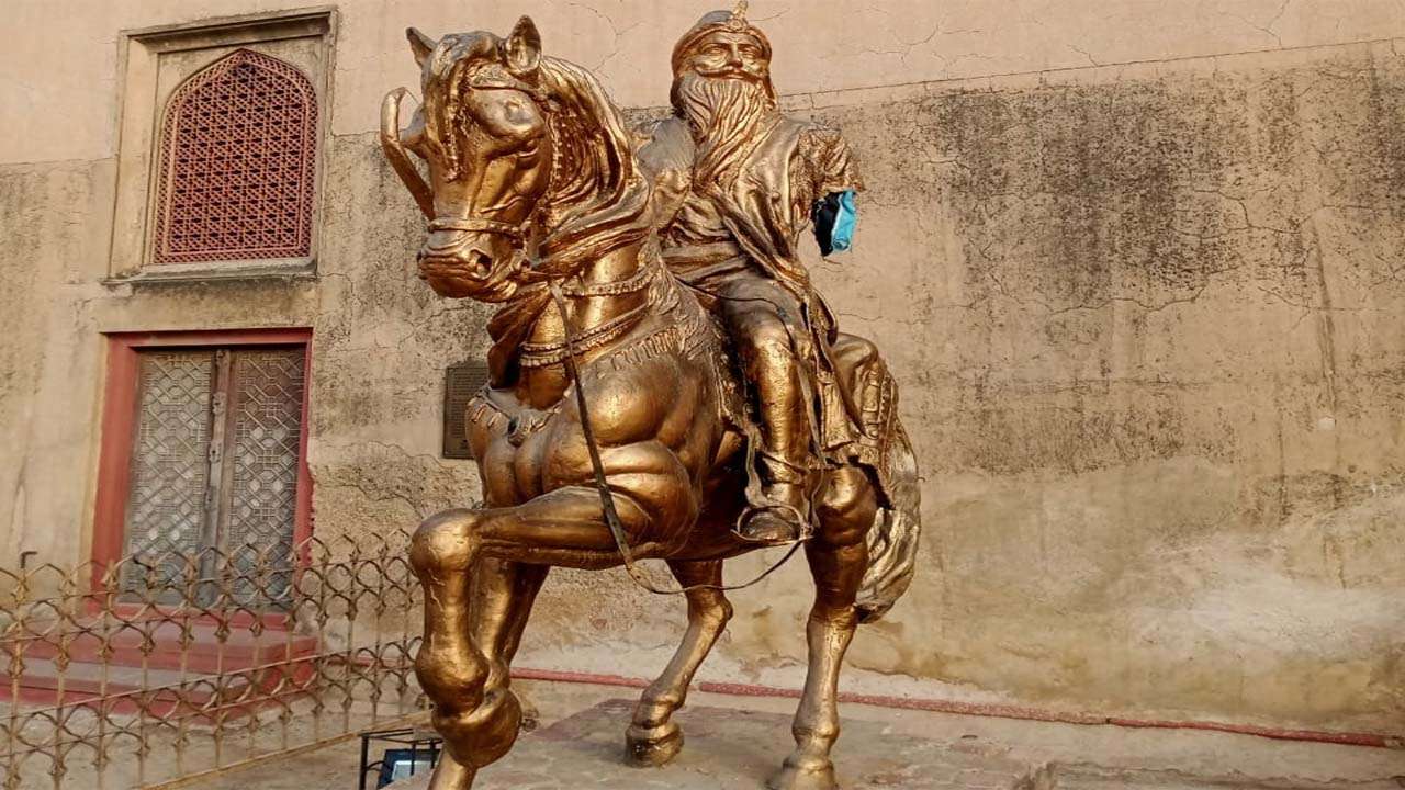 Maharaja Ranjit Singh's statue vandalised in Lahore, one teenager arrested