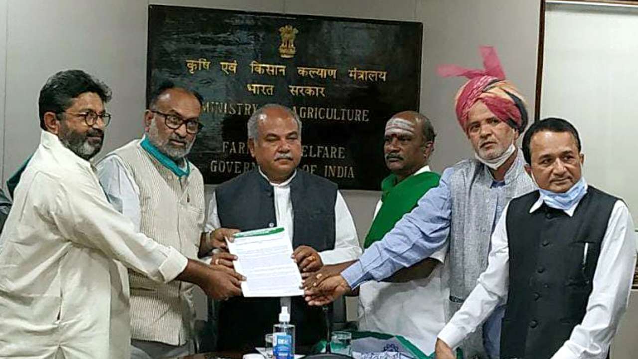 All India Kisan Coordination Committee members meet Tomar in support of new farm laws