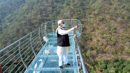 Nitish Kumar enjoyed the view from the bridge