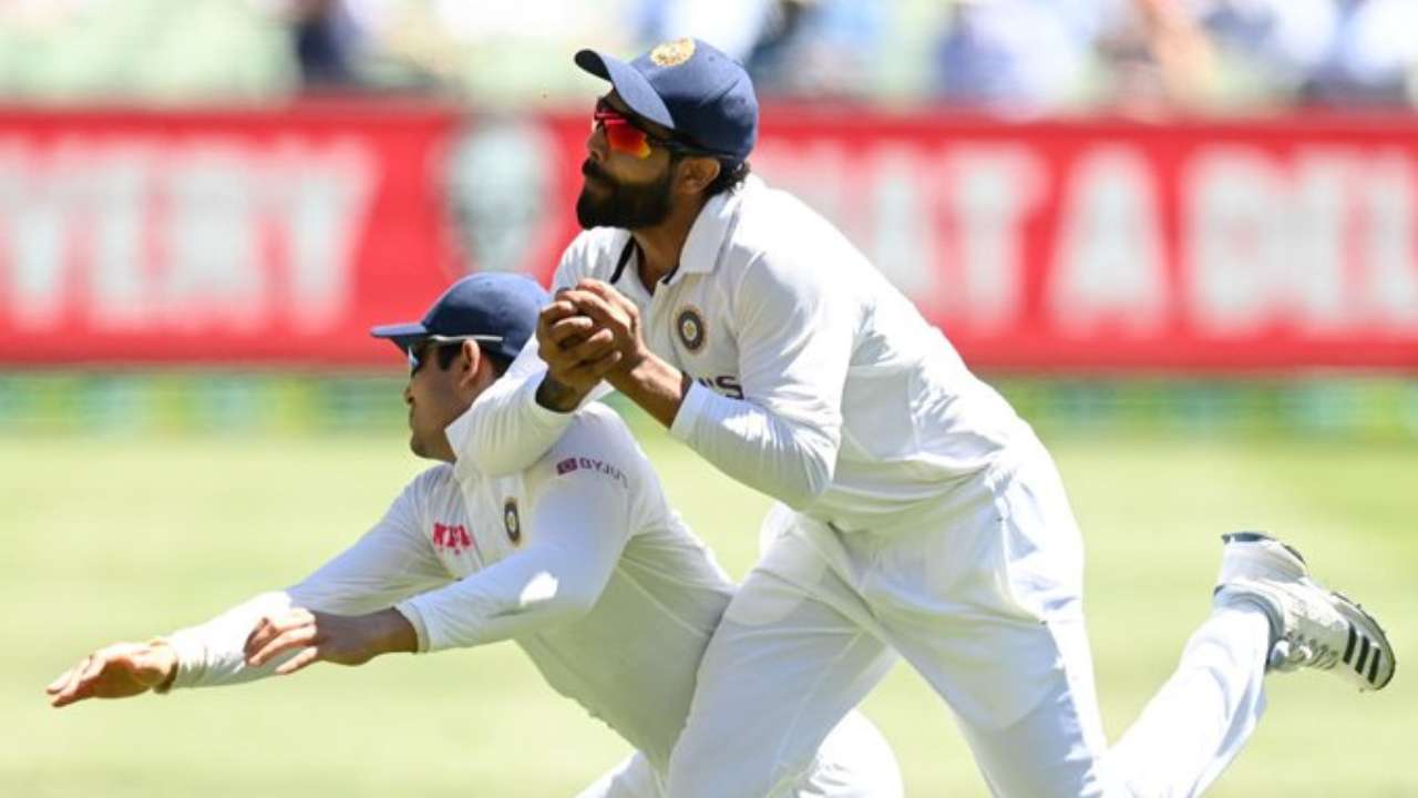 Watch, Ravindra Jadeja and Shubman Gill collide for a catch but Sir's  brilliance shines in India vs Australia 2nd Test