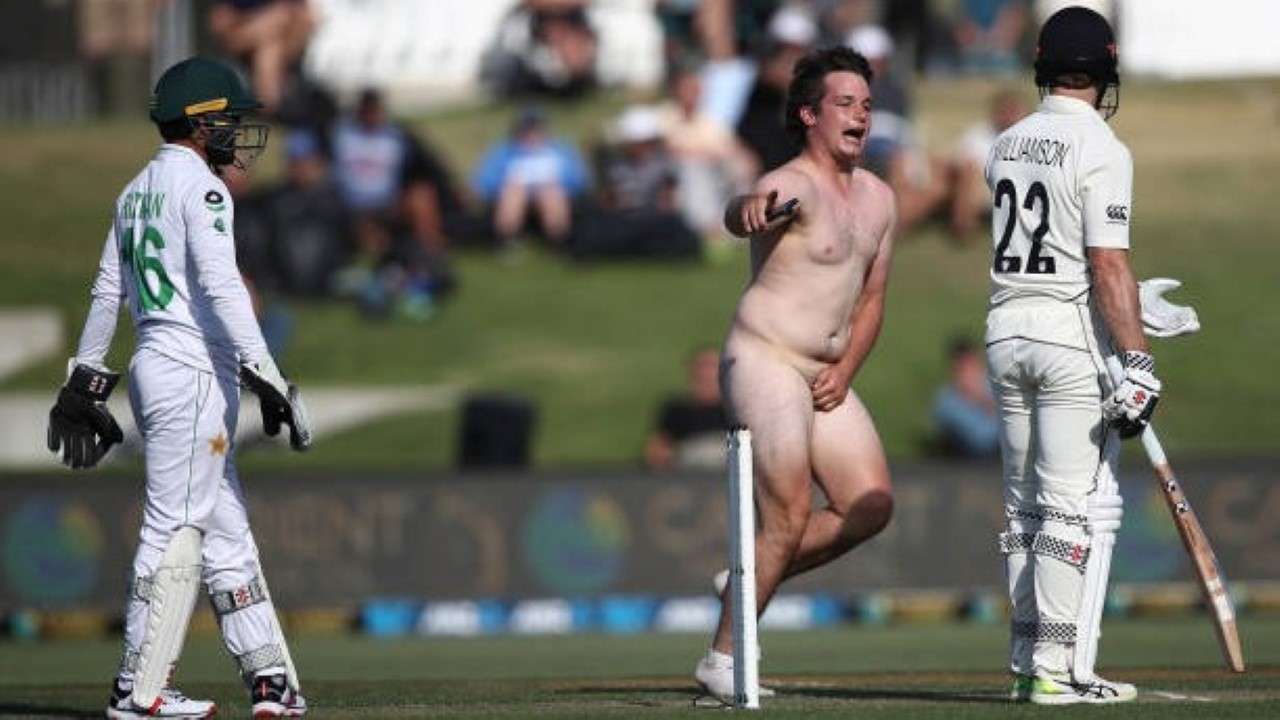 Watch: Streaker runs on the pitch during NZ vs PAK Test, Twitter reacts to  Security's actions