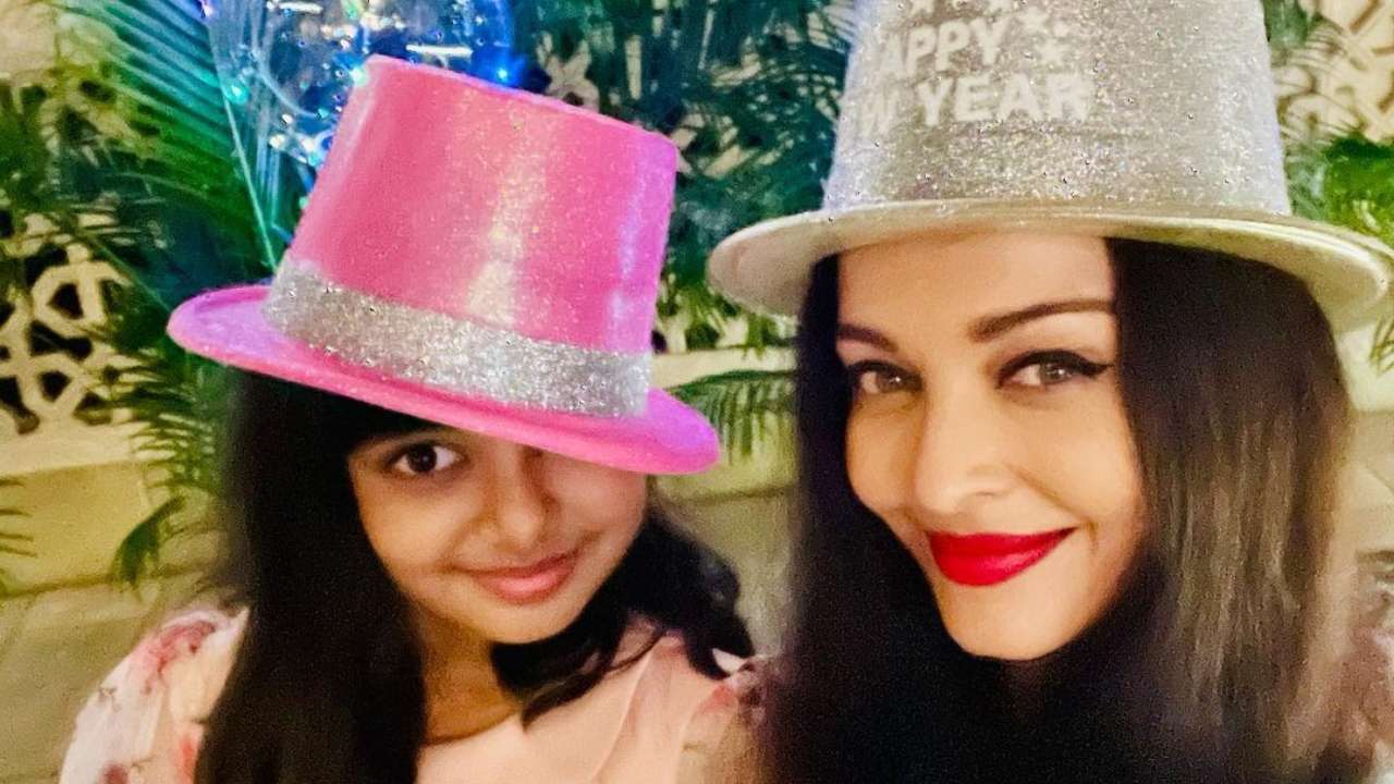 Aishwarya Rai Bachchan twins with Aaradhya