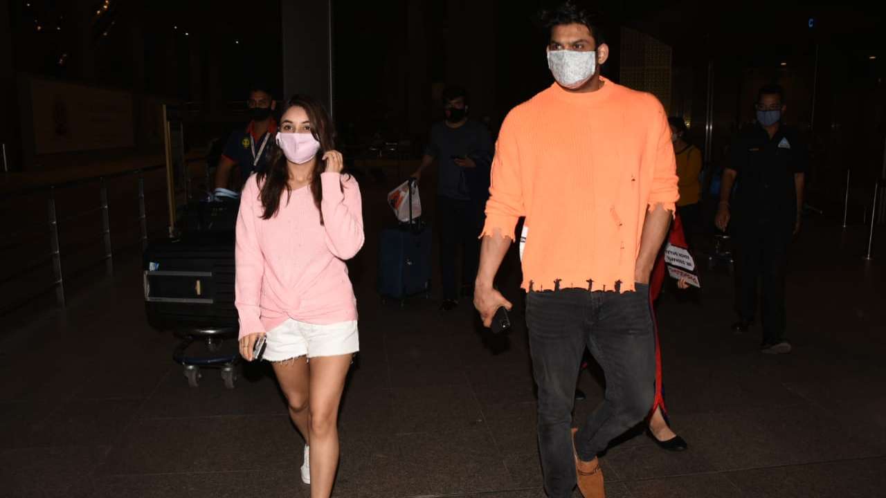 Sidharth Shukla and Shehnaaz Gill ring in New Year's Eve in Goa