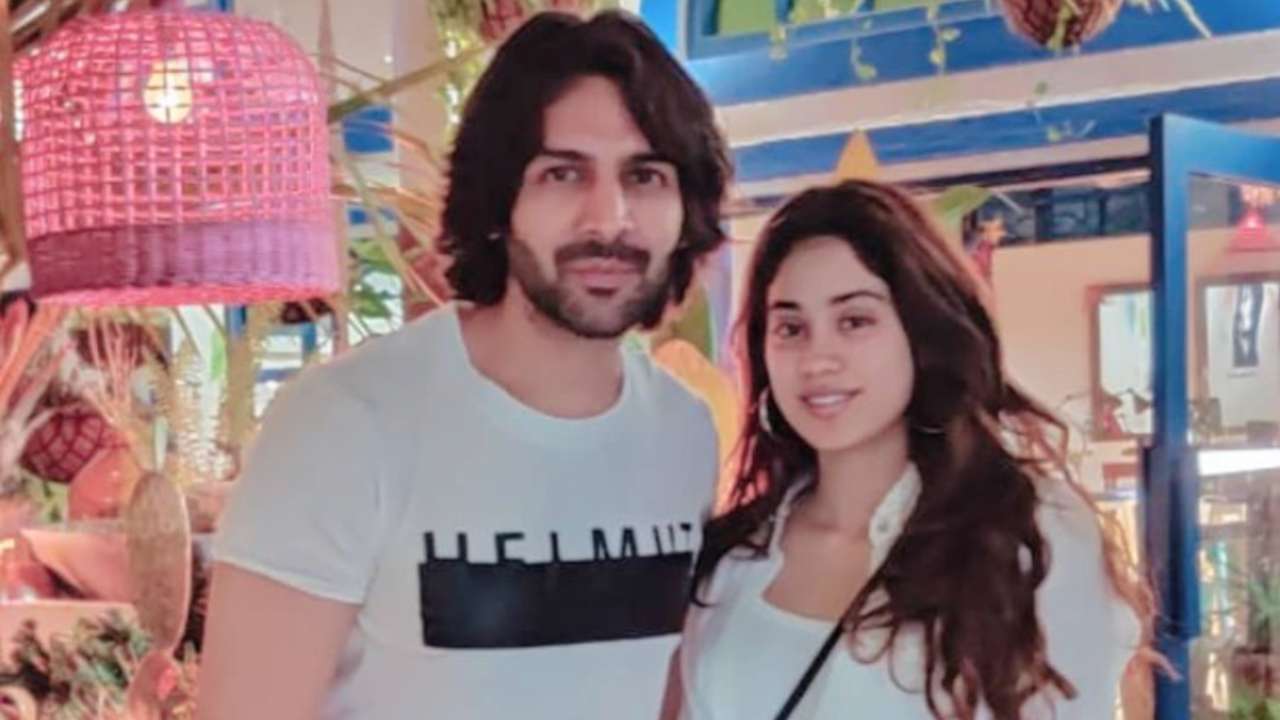 Kartik Aaryan and Janhvi Kapoor holiday in Goa; wear matching outfits