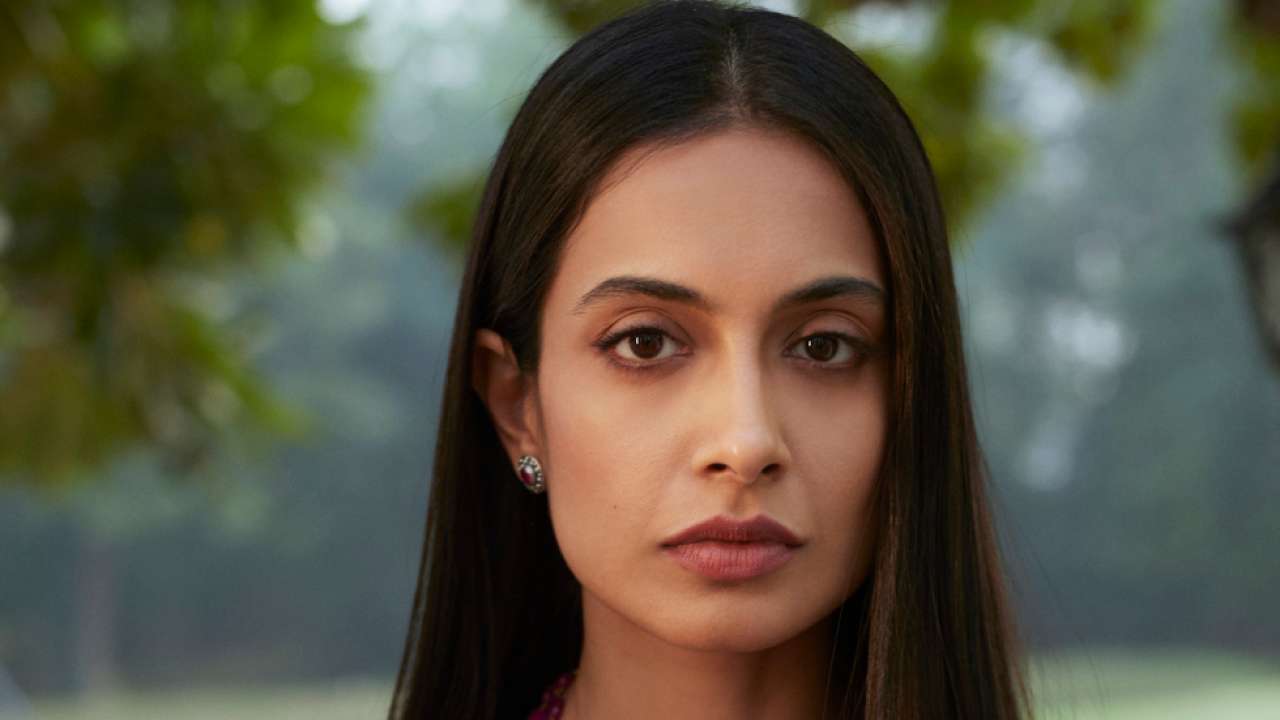 Sarah Jane Dias as Ayesha Pratap Singh