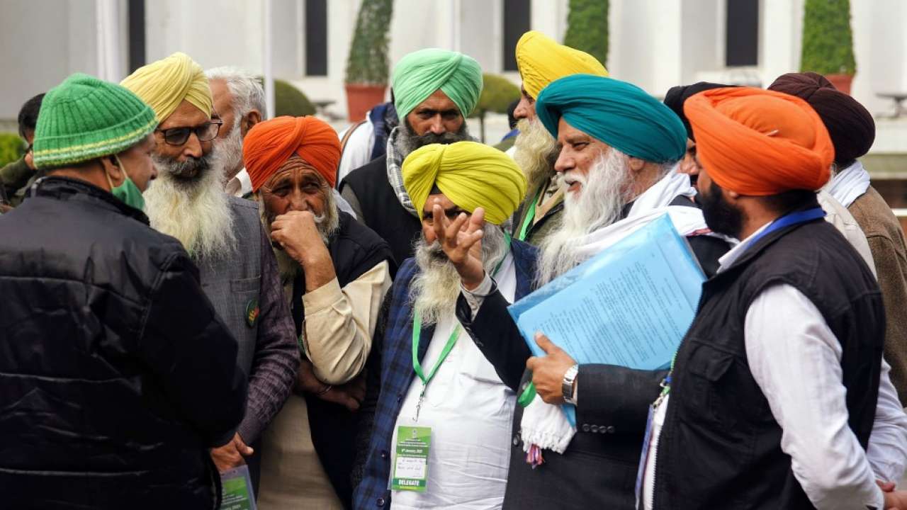 Farmers' leaders arrive at Vigyan Bhawan to hold talks with the Government.