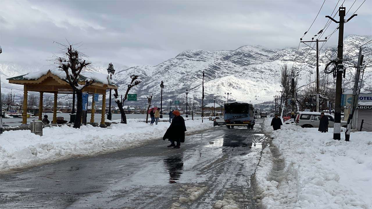 Temperatures recorded sub-zero across Kashmir Valley