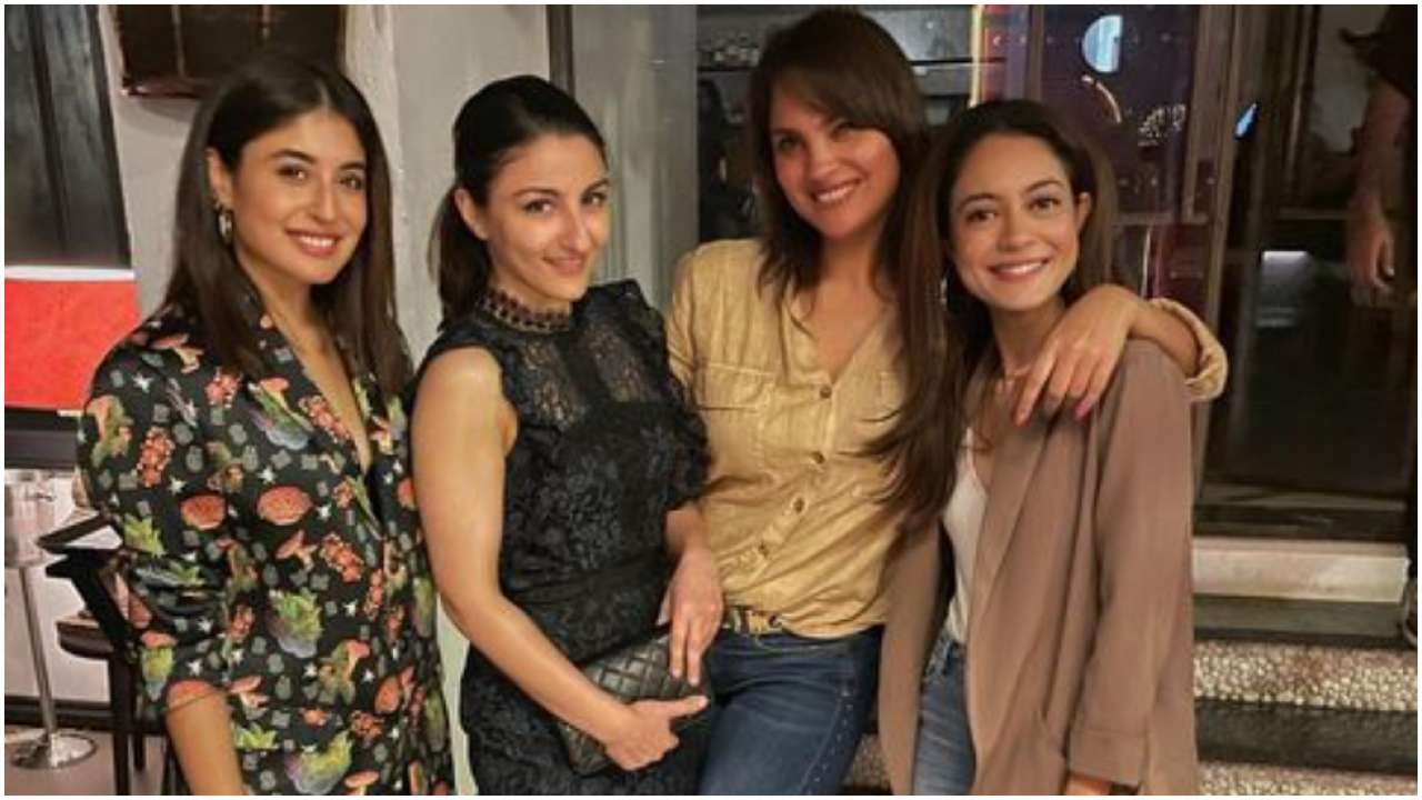 Soha Ali Khan enjoys lunch date with Lara Dutta, Kritika Kamra