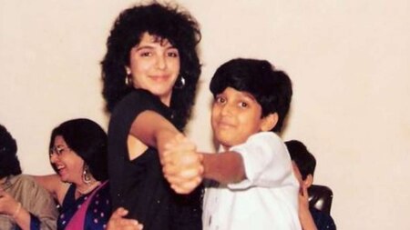 When Farah Khan had a retro dance with cousin Farhan Akhtar