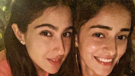 Sara Ali Khan and Ananya Panday pose for a happy selfie