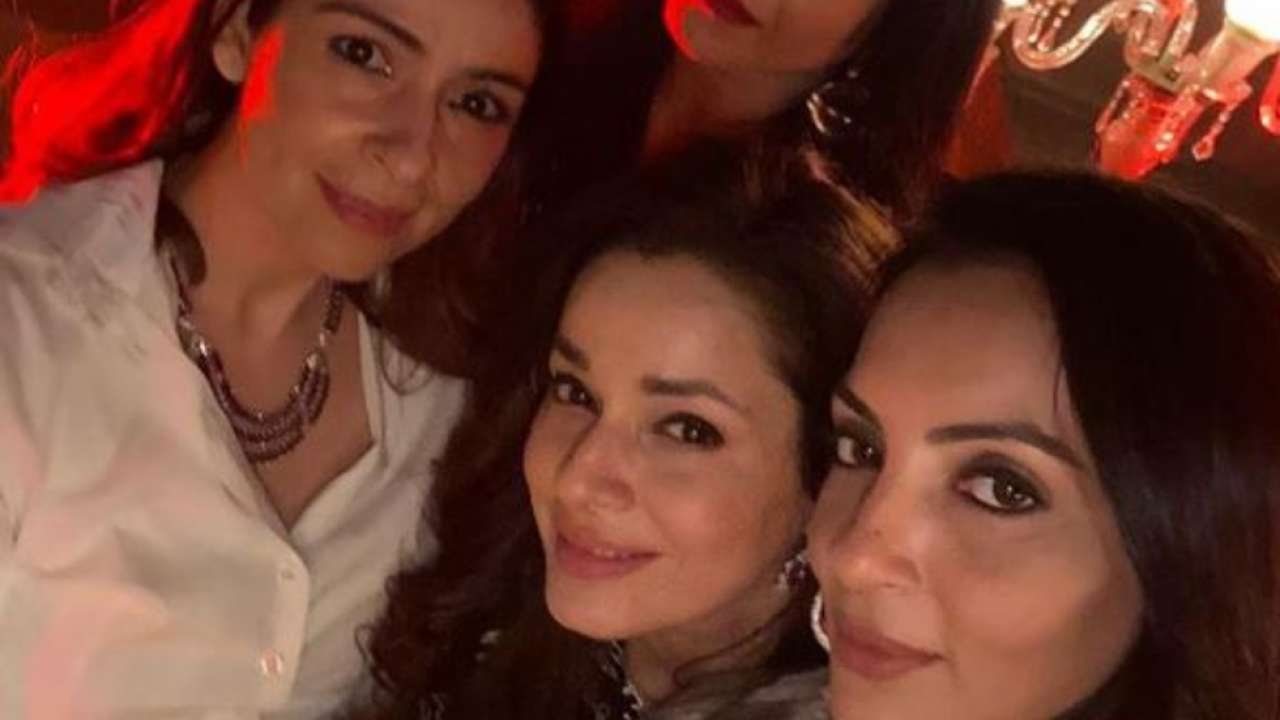 Neelam Kothari Soni on 'work mode' with BFFs