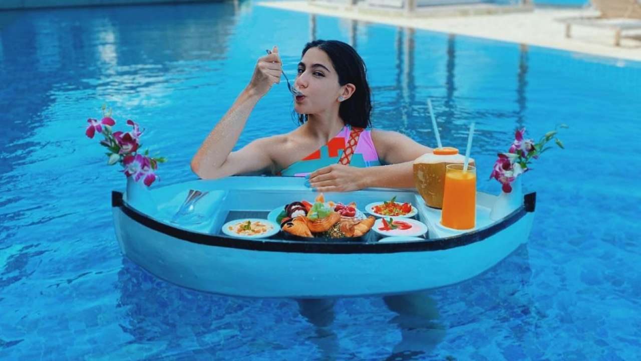 Sara Ali Khan relishes floating breakfast in the Maldives