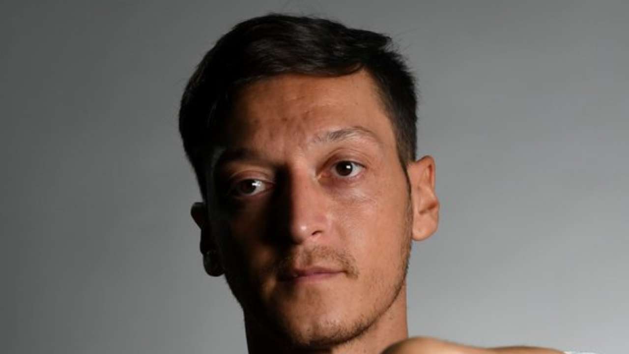 Mesut Ozil Completes Move From Arsenal To Turkish Side Fenerbahce 9279