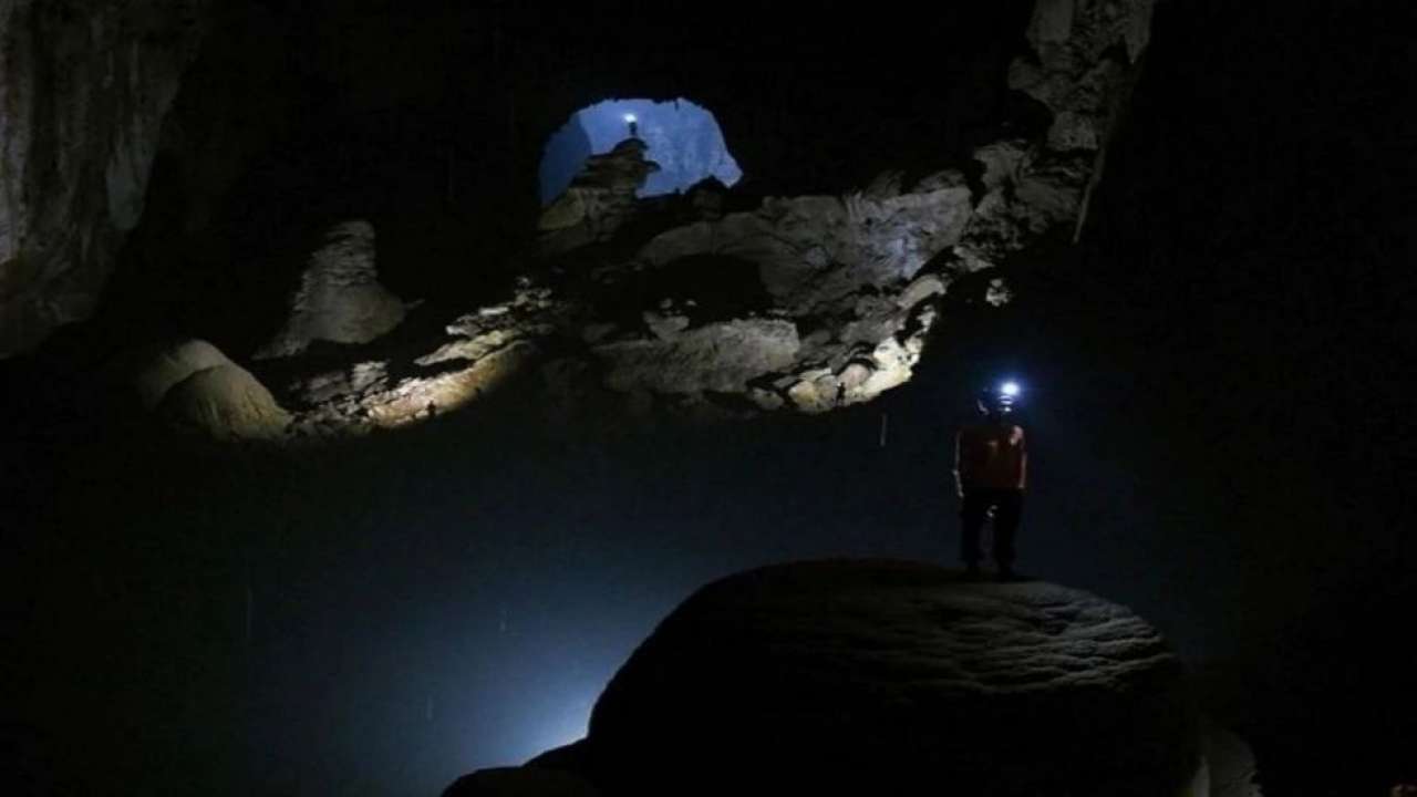 Inside pics of world's largest cave that can house a 40-storey building ...