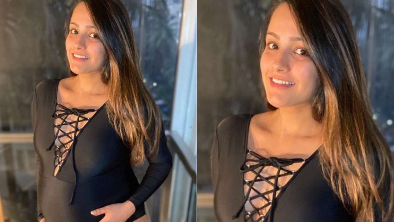 Anita Hassanandani shows off baby bump in pre-pregnancy monokini