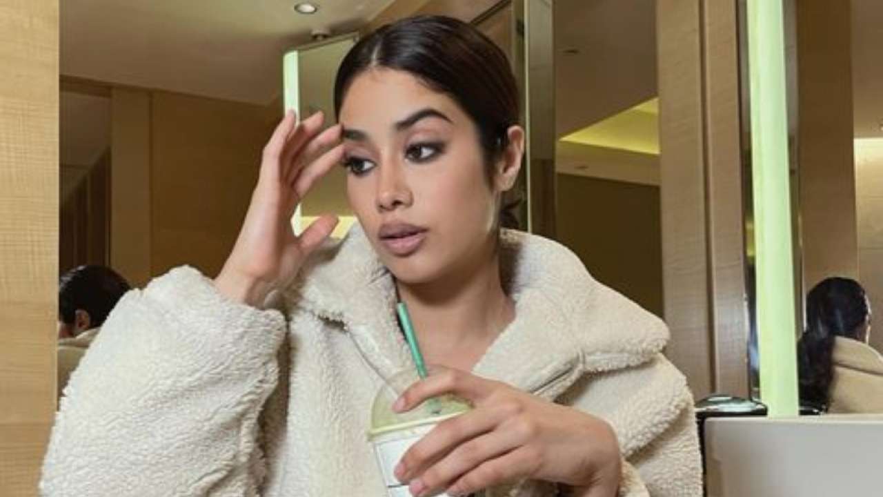 Janhvi Kapoor shares a grumpy photo from her 'work from home'