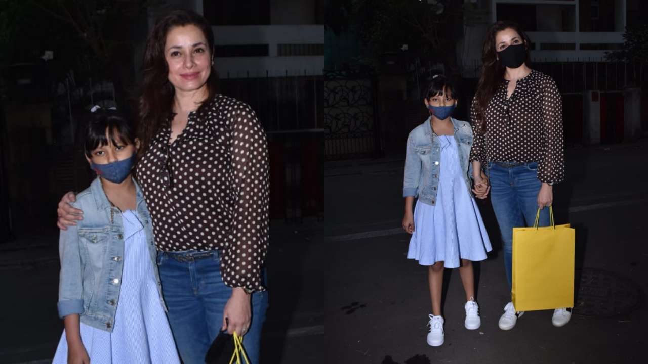 Neelam Kothari Soni with daughter Ahana Soni