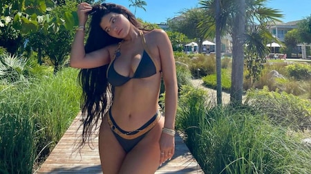 Kylie Jenner flaunts her perfect bikini bod!