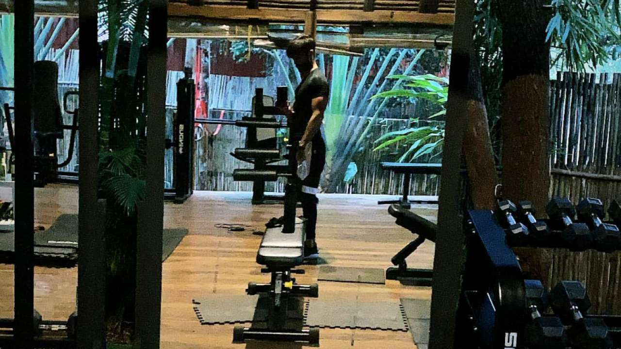 Shahid Kapoor poses for a selfie at the gym