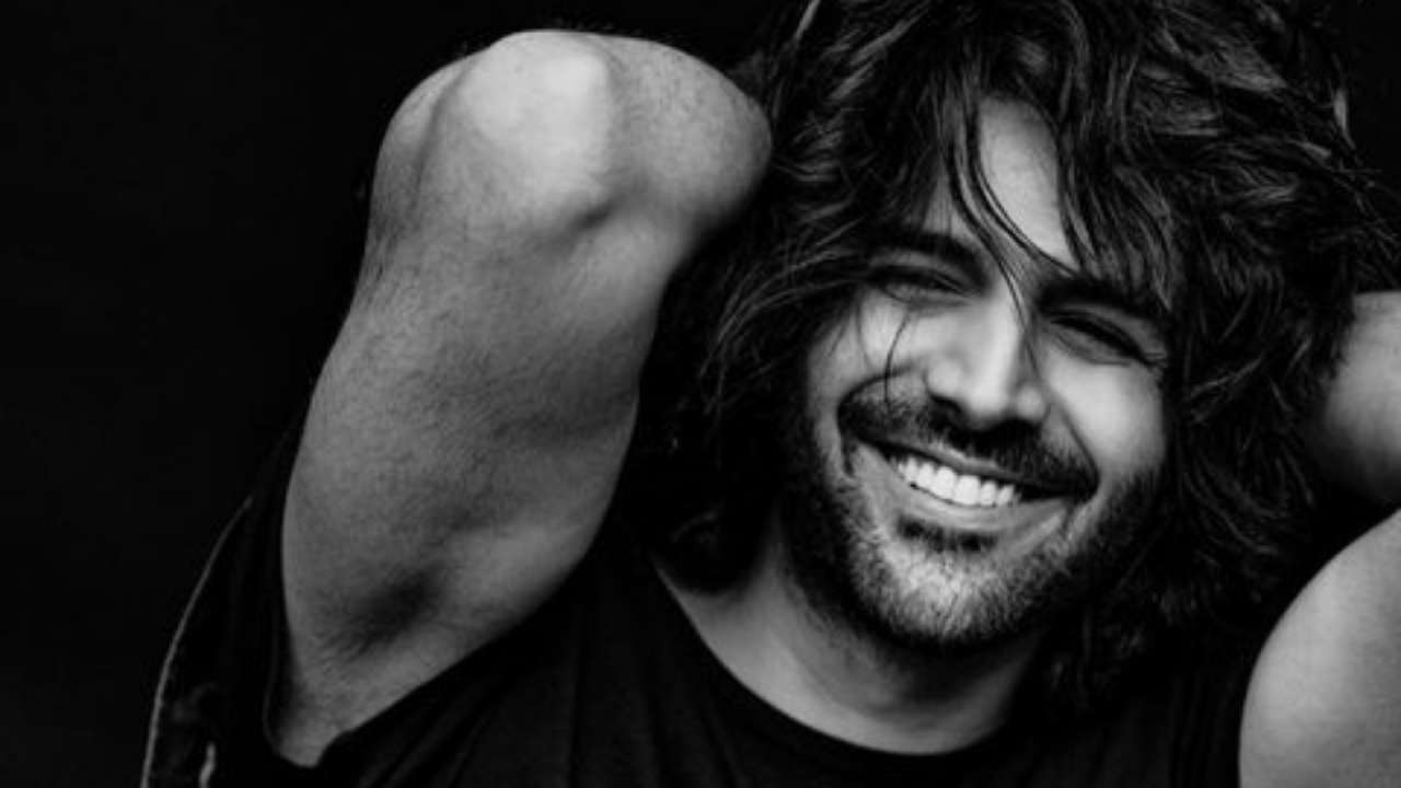 Kartik Aaryan shares black and white photo, asks fans if he can feature in hair, toothpaste ad