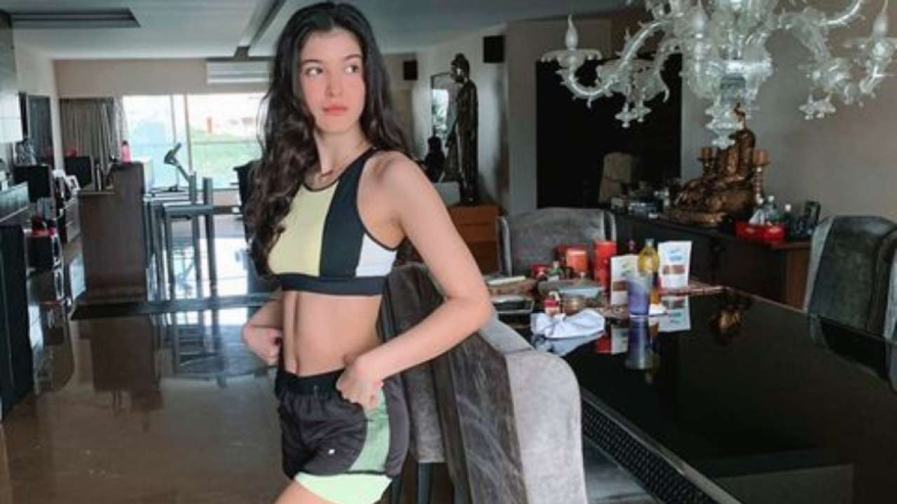 Shanaya Kapoor posts about mom Maheep Kapoor's 'gup-shup' with Seema Khan