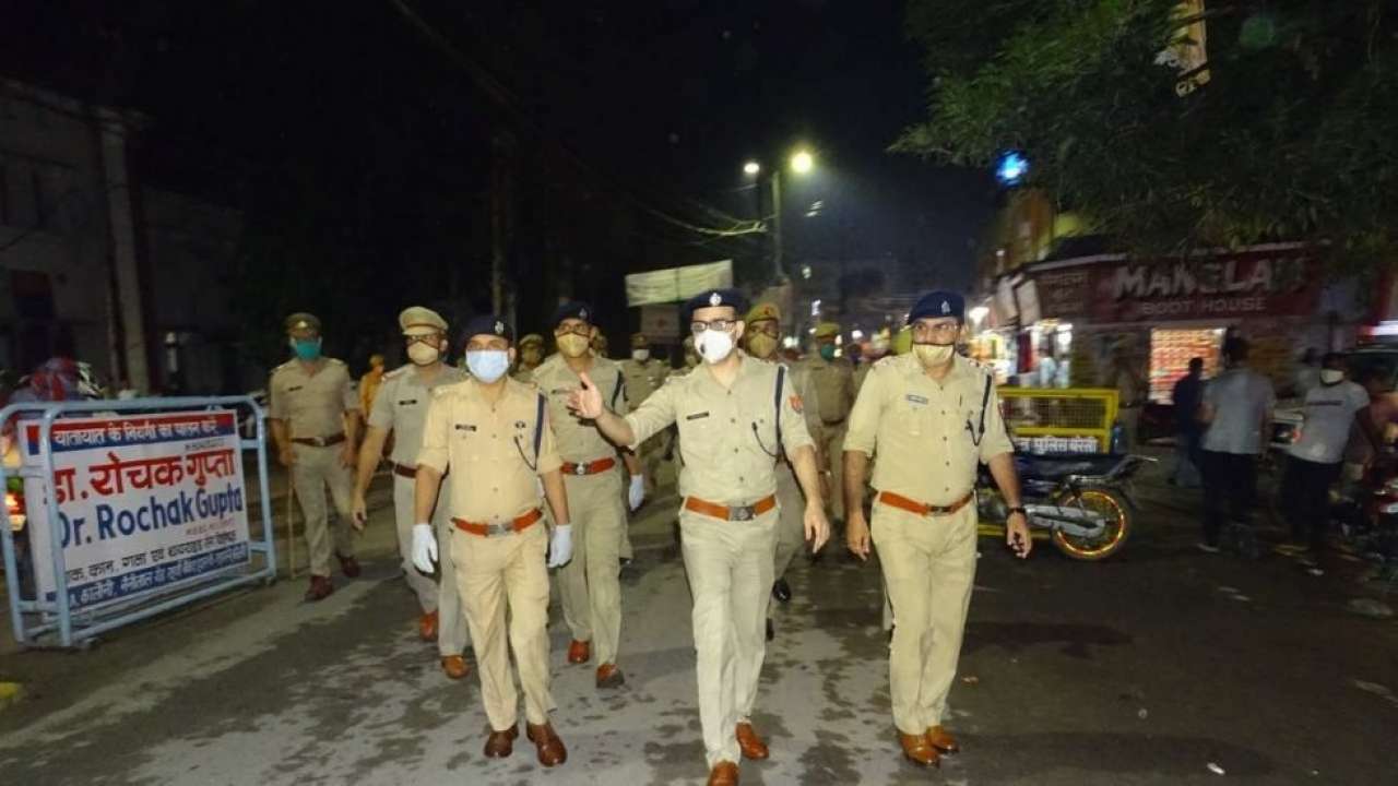 Up Police Bust Sex Racket In Noidas Wave Mall 14 Girls Rescued