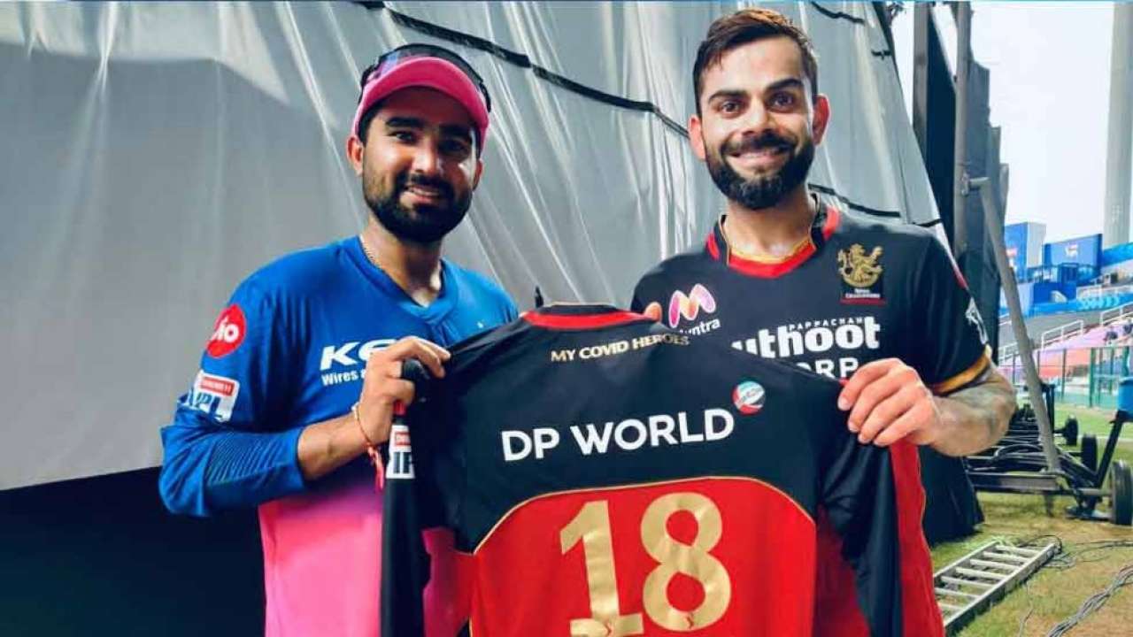 Rahul Tewatia got a signed jersey by Virat Kohli