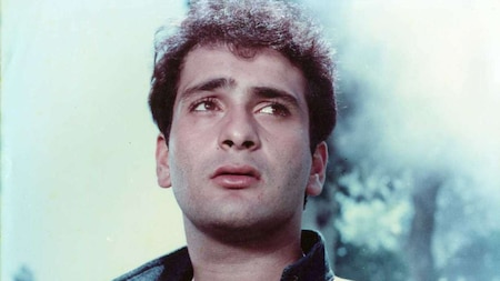 Rajiv Kapoor in a still from 'Ram Teri Ganga Maili'