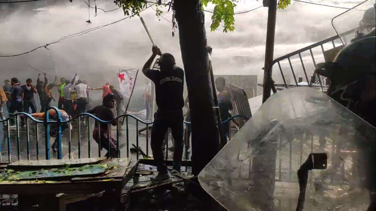 Left workers and West Bengal police clash