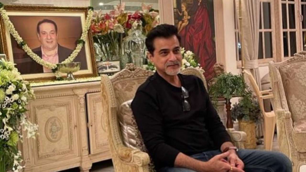 1280px x 720px - Photos of the Day: Sanjay Kapoor remembers late Rajiv Kapoor, Anita  Hassanandani shares baby boy's pic