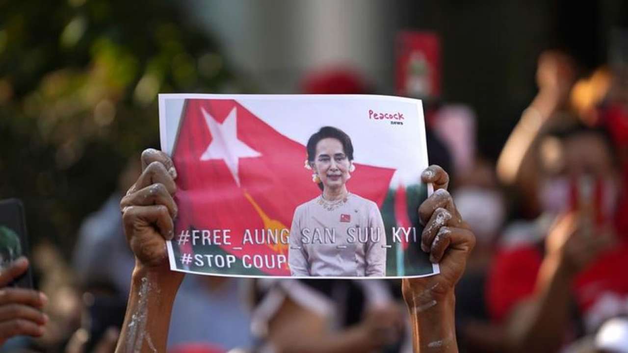 Myanmar S Anti Coup Protest Enters Day 8 With Anger Over The Arrest Of Military Junta Critics India News Republic
