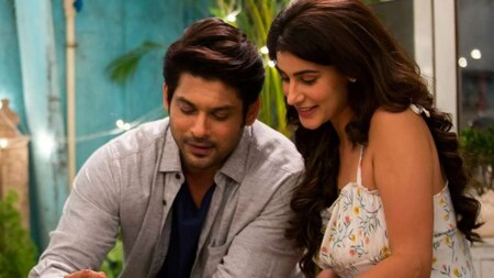Sidharth Shukla turns perfect host for bae Sonia Rathee