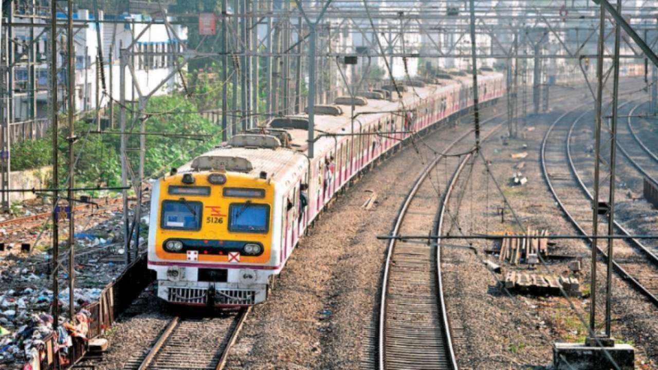 Wearing face mask compulsory in Mumbai local trains