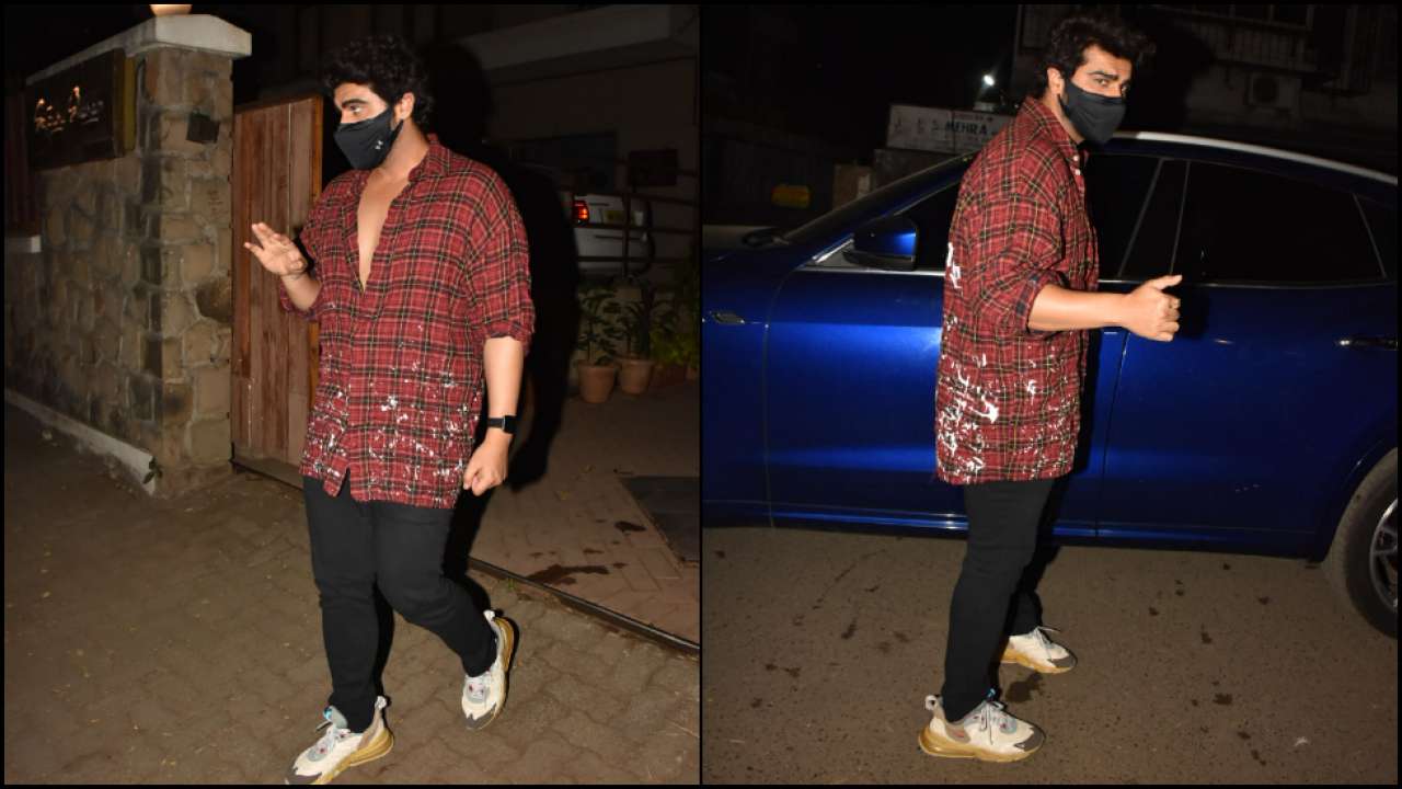 Arjun Kapoor leaves Saif Ali Khan and Kareena Kapoor Khan's house