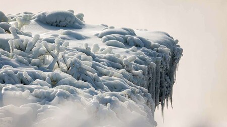 'Polar Vortex' effect seen at Niagara Falls