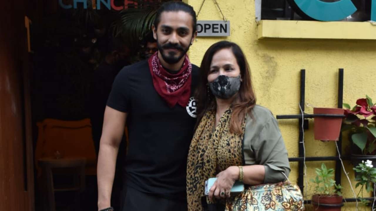 Aaishvary and Smita Thackeray snapped together