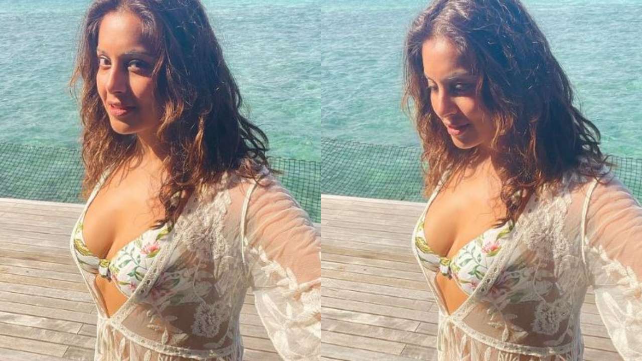 Vipasa Vasu Xxx Bf Video - Bipasha Basu turns up the heat with smoldering hot bikini photos from  Maldives