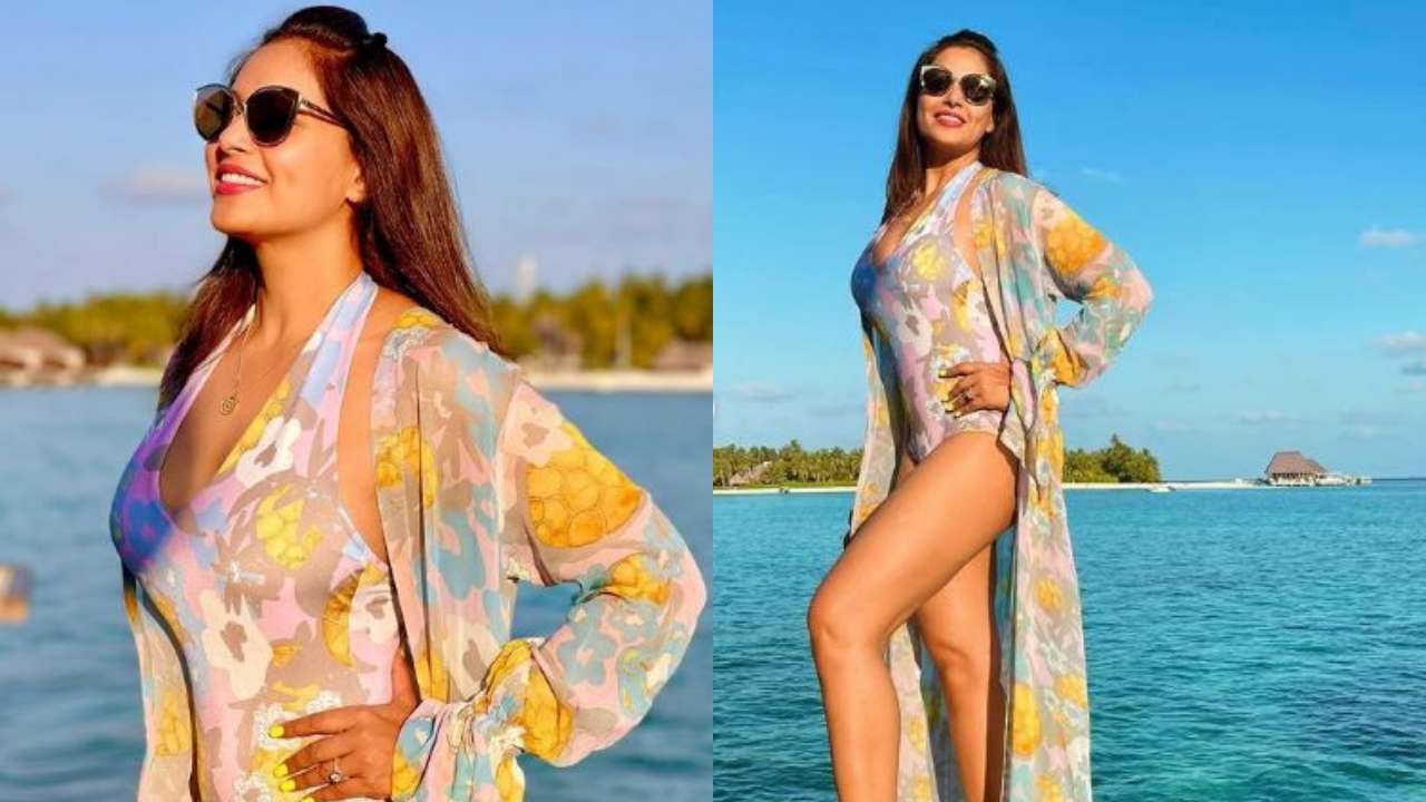 Bipasha Basu looks like a diva in printed monokini