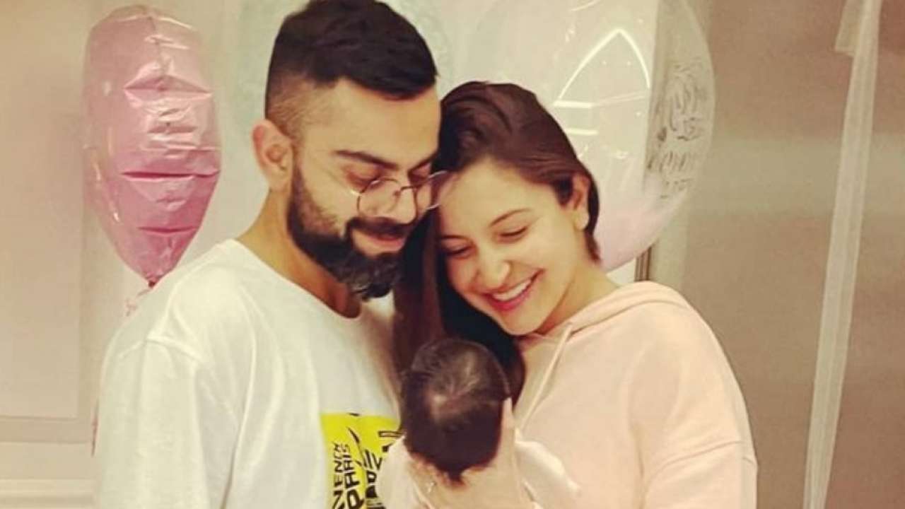 India Vs England Anushka Sharma And Daughter Vamika Join Virat Kohli In Ahmedabad Shares Photo On Social Media Anica nicholas adinin ve soyadin adinin, koekeninin, uyumlulugunun anlami. india vs england anushka sharma and