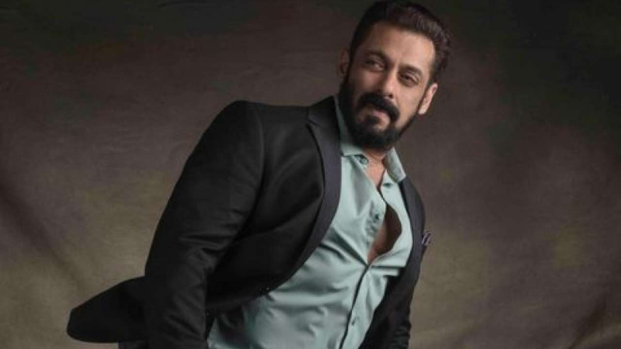Gvzeu42qyfqb M Check this page to know everything about salman khan in starsunfolded's style. https www dnaindia com bollywood photo gallery everything you should know about salman khan special turquoise bracelet aka feroza patthar gifted by salim khan 2878765