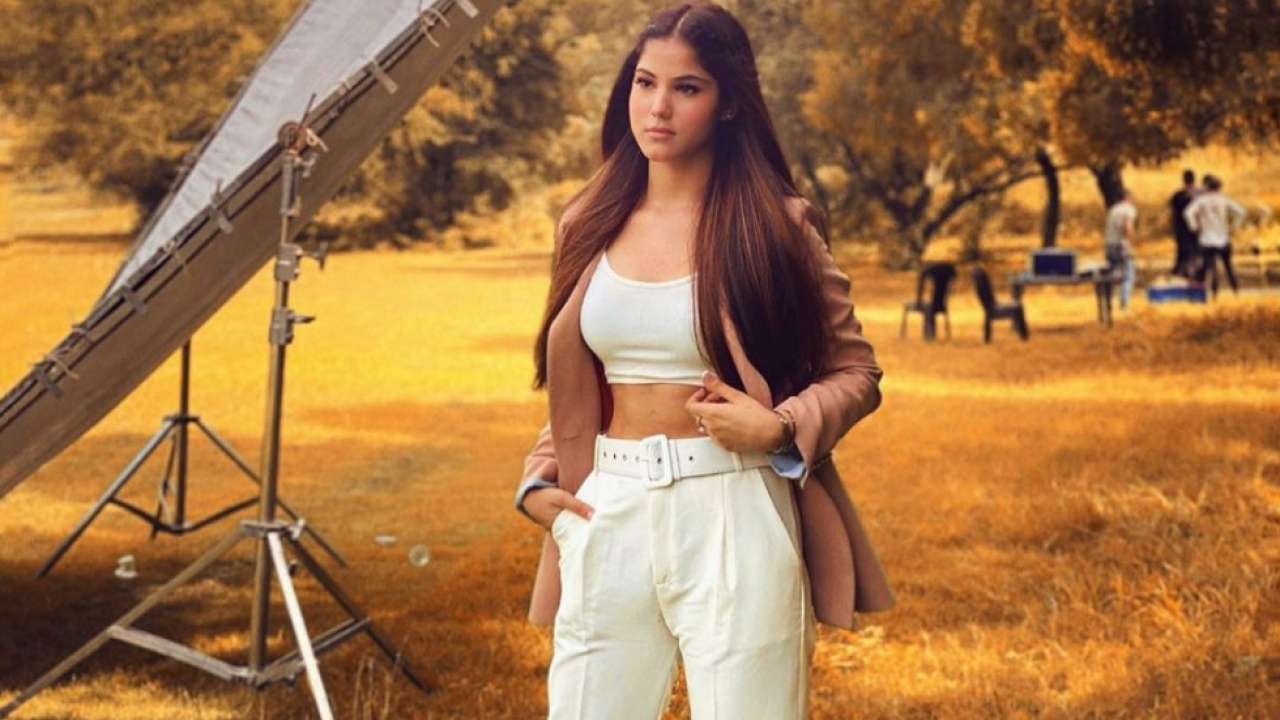 Aaveera Singh Masson indeed looks like Sunny Leone Aaveera Singh Masson indeed looks like Sunny Leone