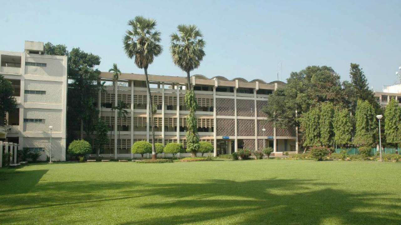 QS World Rankings 2021: These Indian institutes make it to world's top 100  universities list