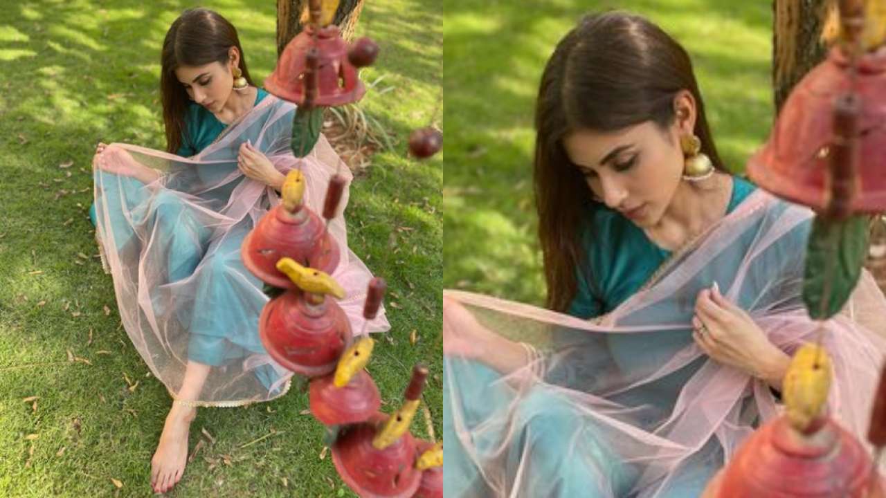 Mouni Roy sets precedent for spring fashion, gives it a gorgeous ethnic twist